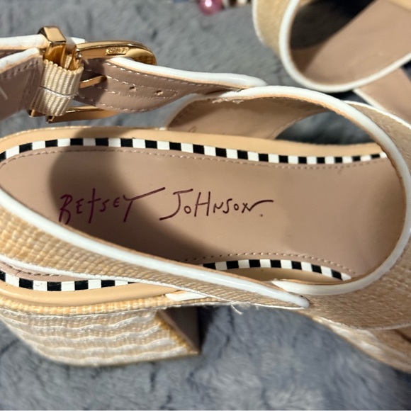 Betsey Johnson Tan Sandals with Shell and Bead Embellishments - Picture 9 of 12